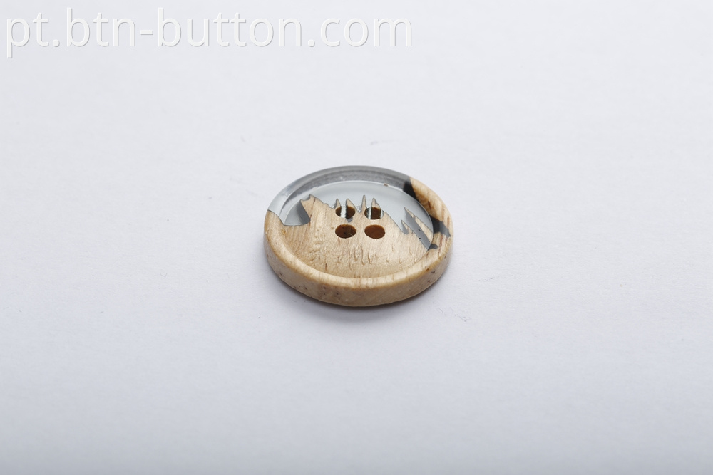 Wooden buttons for women's clothing